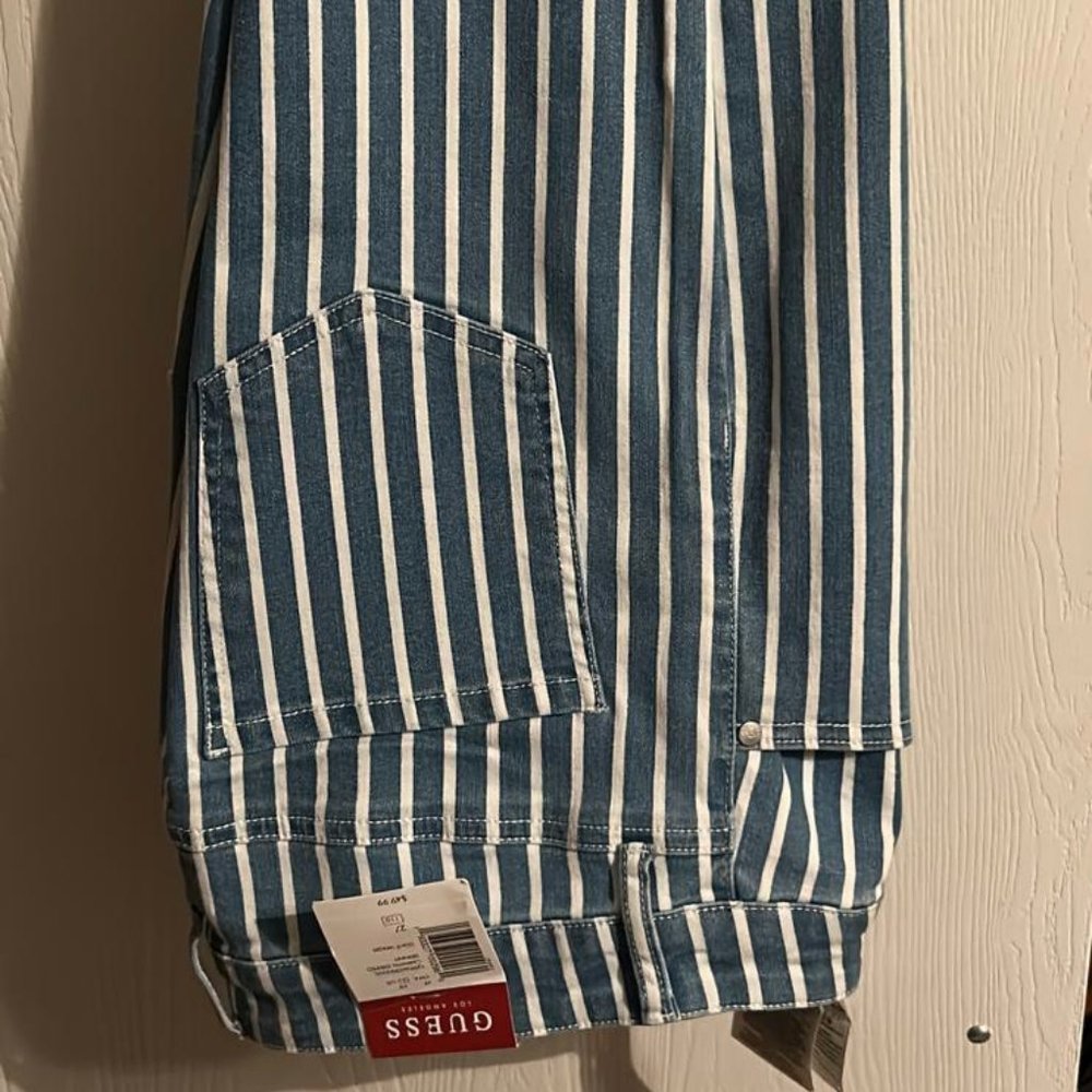 NEW GUESS JEANS SIZE 27